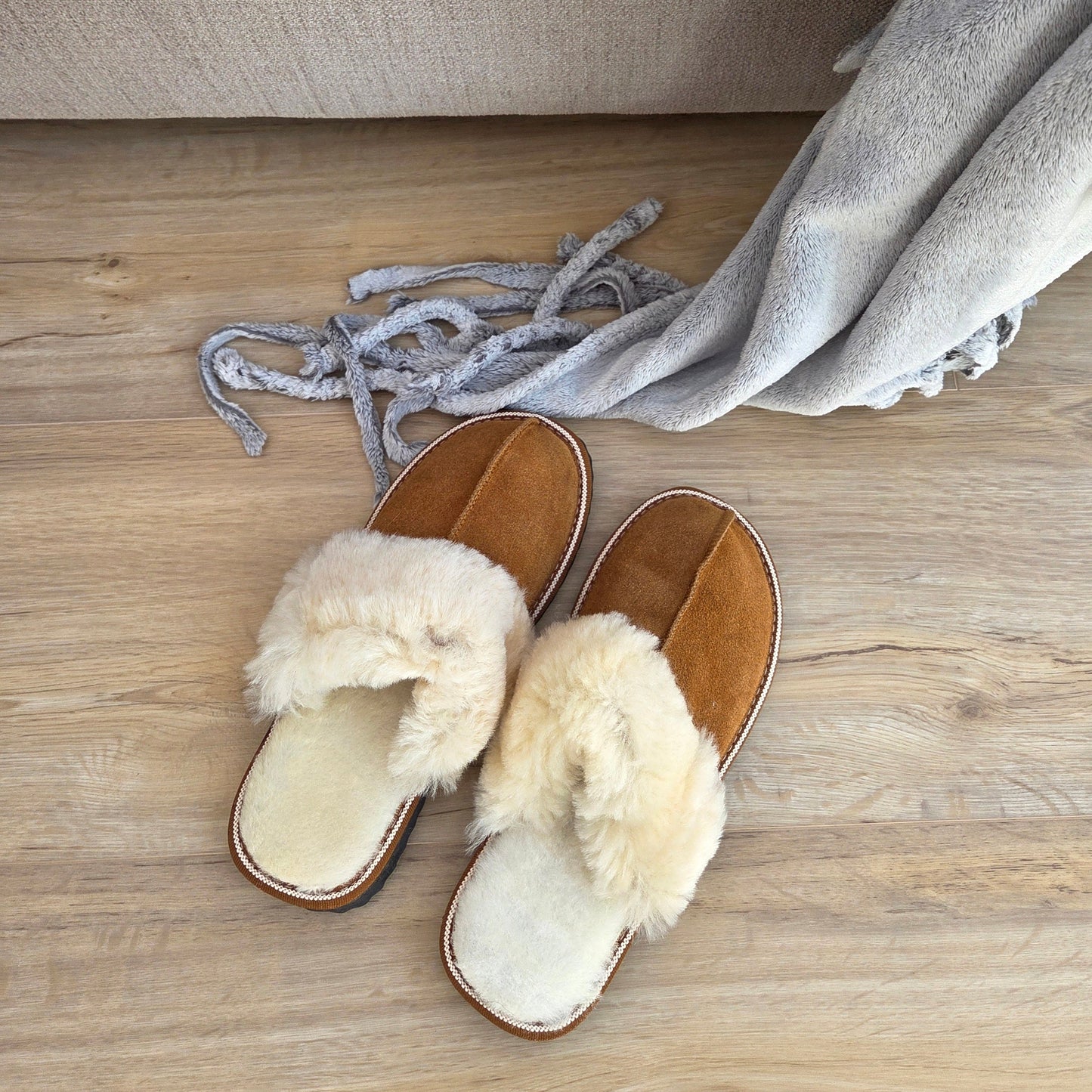 Evi Fårskinnstofflor Beige