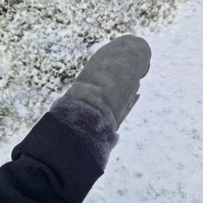 Fårskinnsvantar Handgjorda Grå