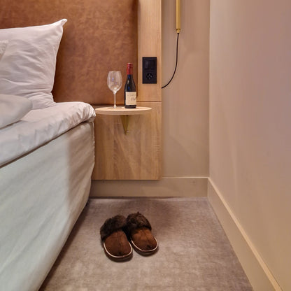 Evi Fårskinnstofflor Brun