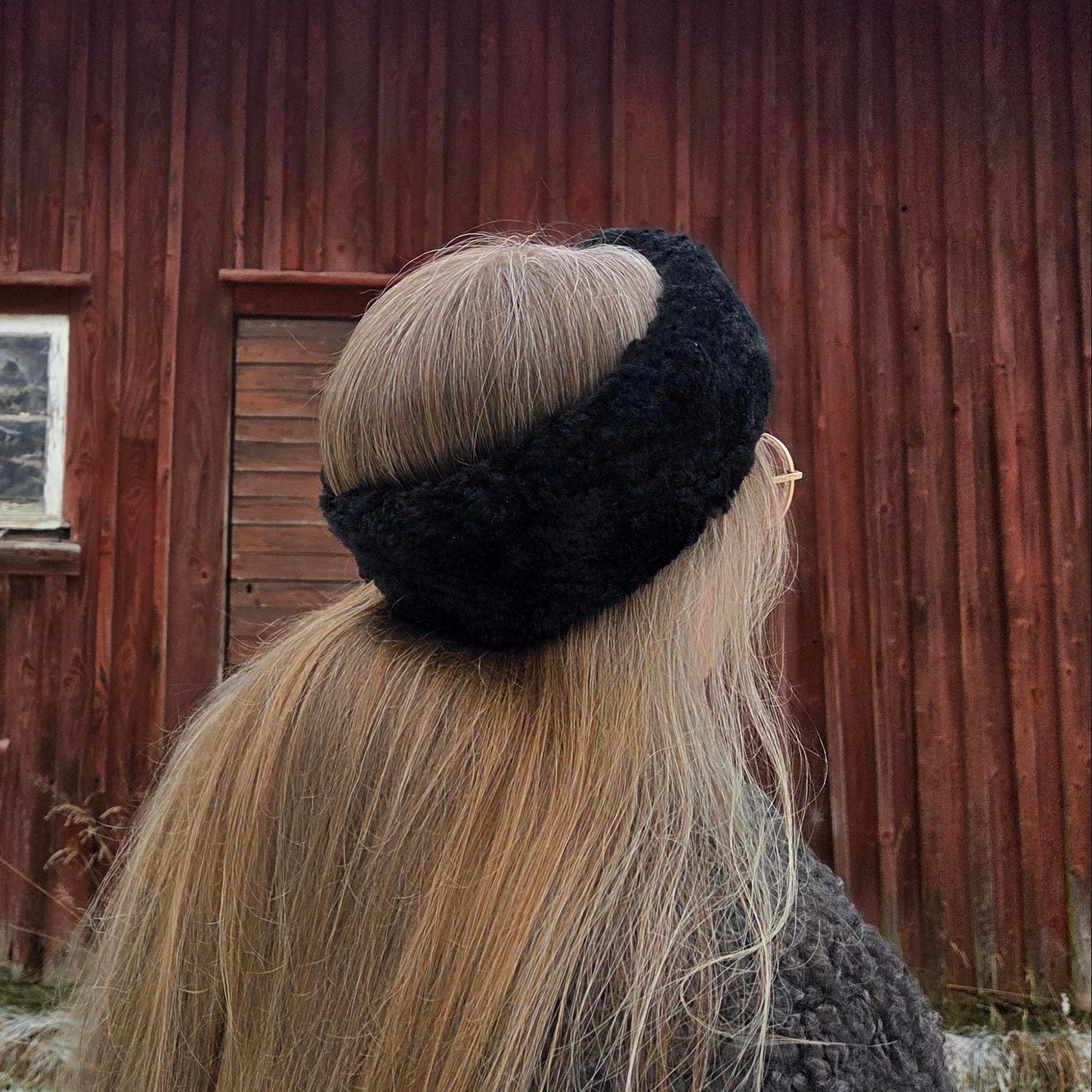 Pannband i Fårskinn Svart