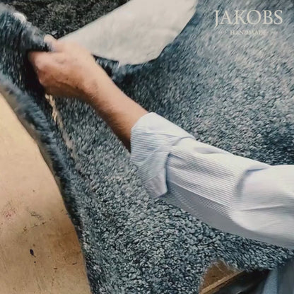 Jakob syr handgjord fårskinnstoffla